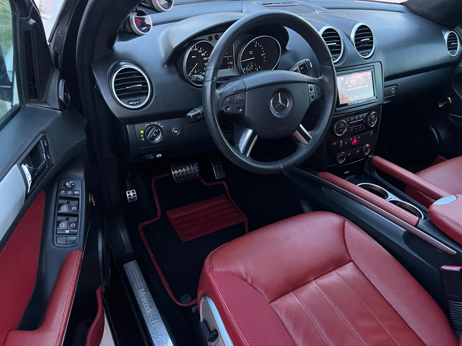 Mercedes-Benz ML 320 AMG by MANSORY/FACELIFT/3xTW/FULL/MAX/UNIKAT, снимка 12 - Автомобили и джипове - 55076196