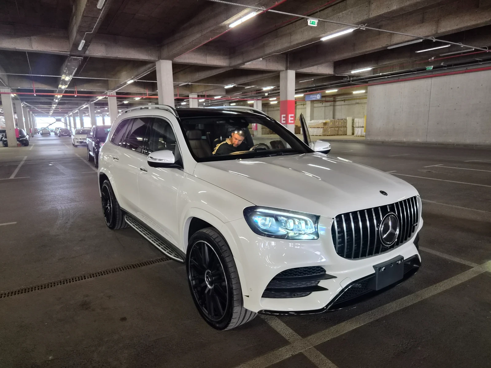 Mercedes-Benz GLS580 580 4Matic, снимка 12 - Автомобили и джипове - 55224673
