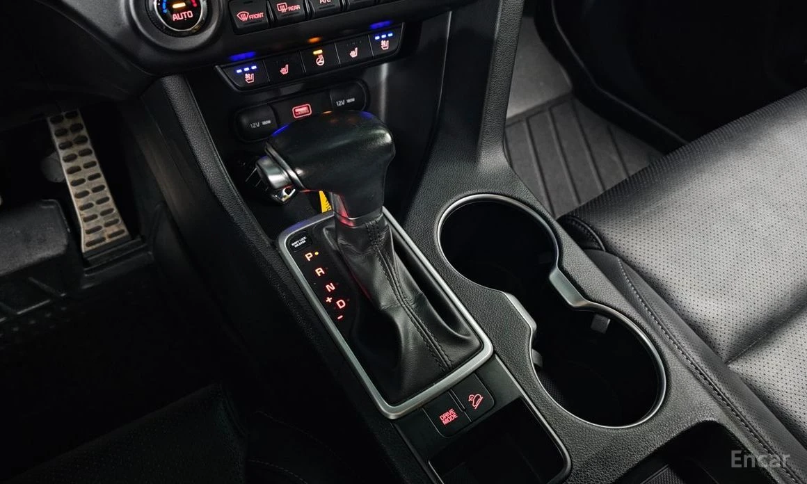 Kia Sportage, снимка 9 - Автомобили и джипове - 55376277