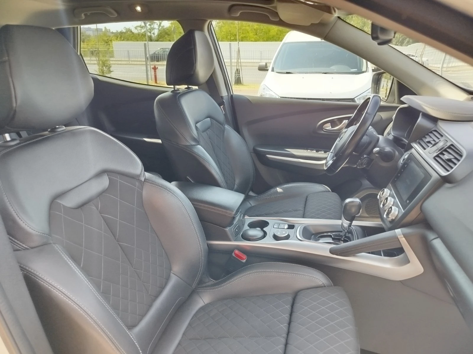 Renault Kadjar 1.3 TCe/160 к.с., снимка 13 - Автомобили и джипове - 55920416