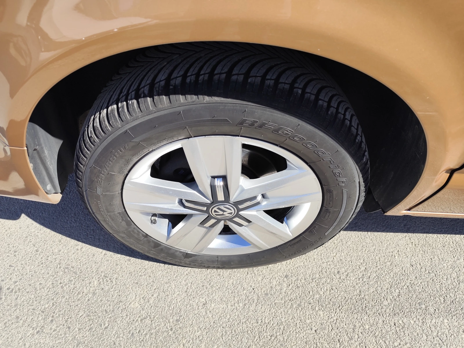 VW Caravelle 2.0TDi* 4MOTION* 9MECTA* EВРО 6D* NAVI* CARPLAY* , снимка 17 - Бусове и автобуси - 54304749