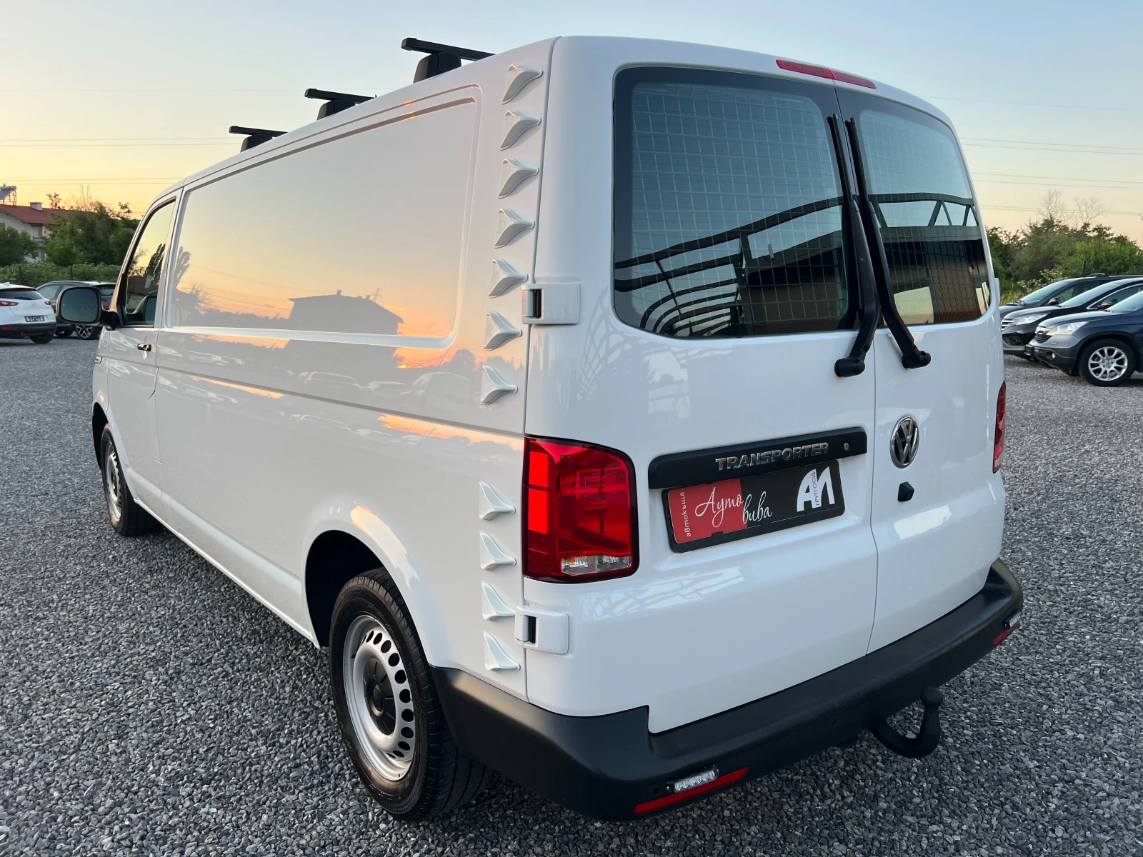 VW Transporter 2.0TDI ДЪЛГА БАЗА/3-Местен/Сервизна история/, снимка 3 - Бусове и автобуси - 54976634