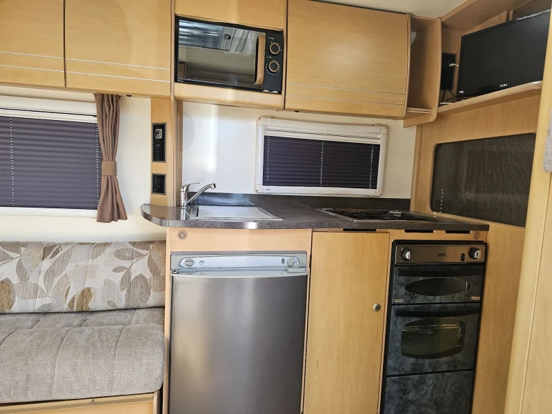 Каравана Други Bailey Olimpus, снимка 15 - Каравани и кемпери - 52015512