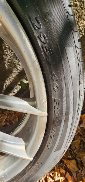 Гуми с джанти Pirelli 295/40R22, снимка 7 - Гуми и джанти - 46565815