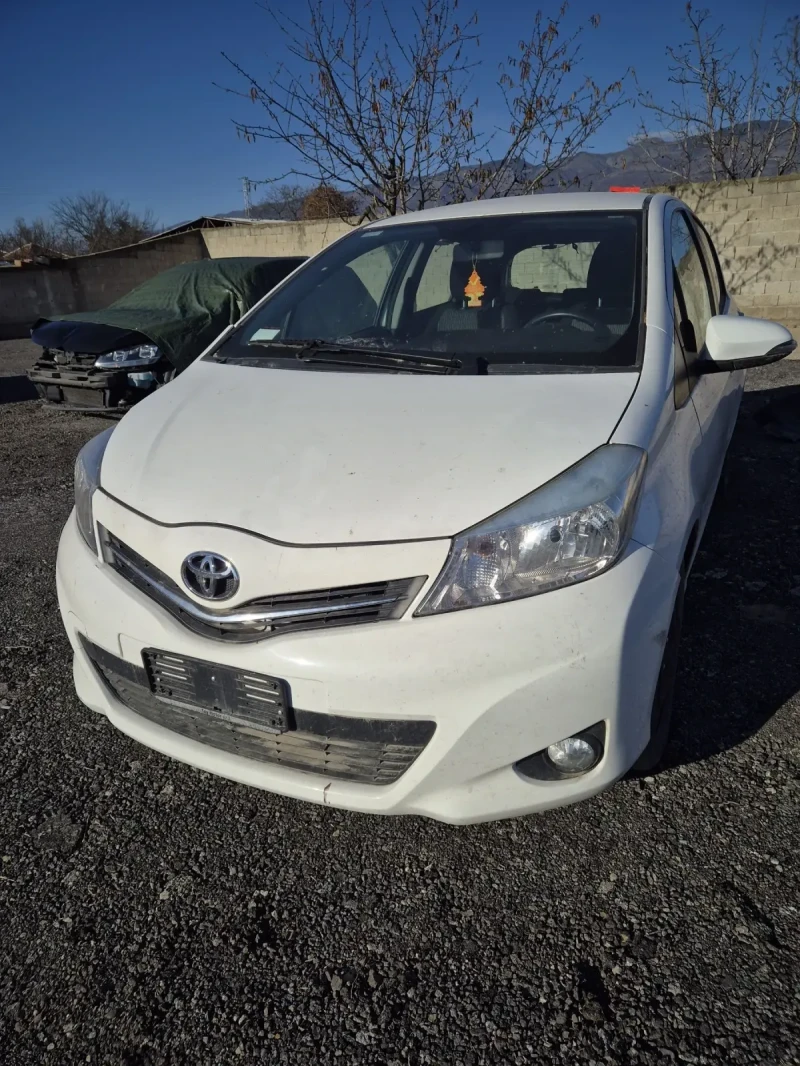 Toyota Yaris 1.0, снимка 1 - Автомобили и джипове - 48115333