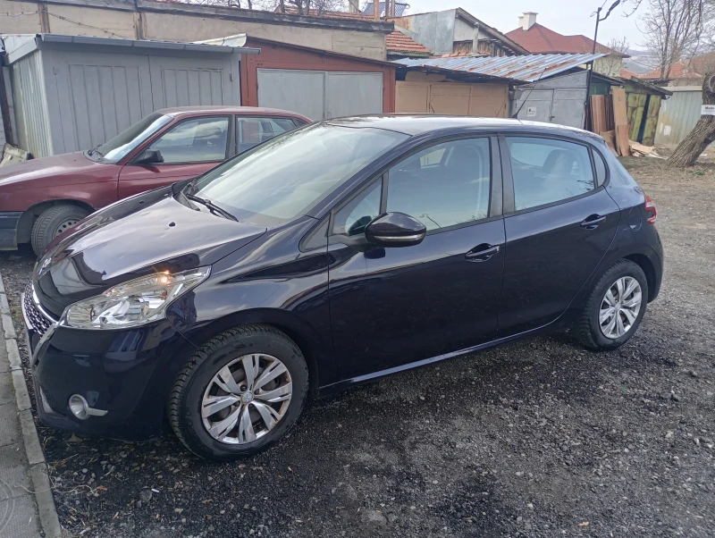 Peugeot 208 1.4нди, снимка 3 - Автомобили и джипове - 49501170