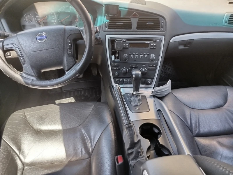 Volvo Xc70, снимка 6 - Автомобили и джипове - 52679044