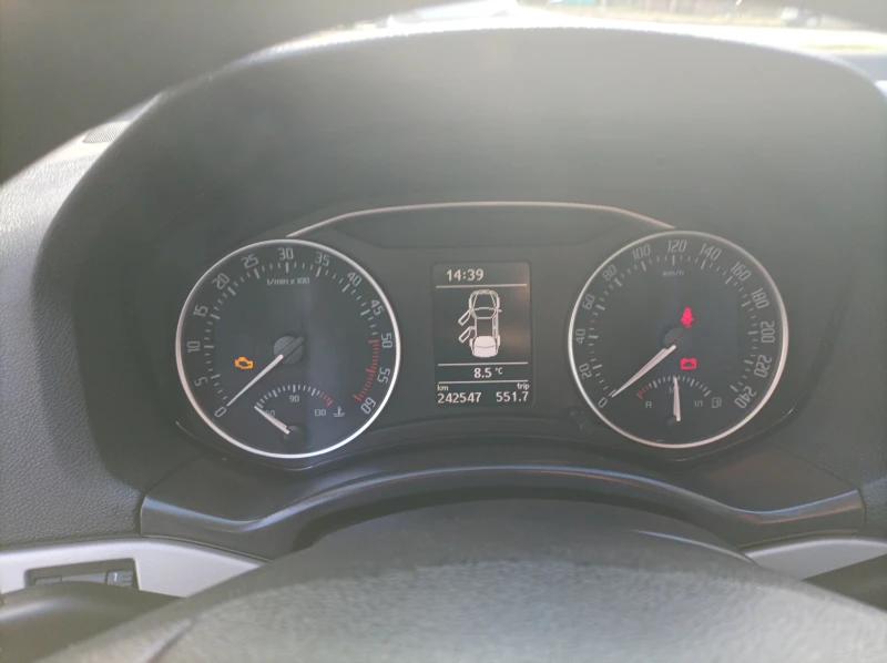 Skoda Octavia, снимка 8 - Автомобили и джипове - 53406030