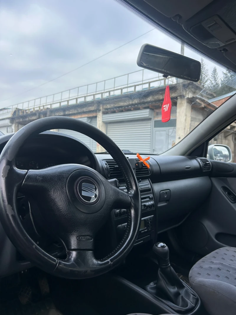 Seat Toledo 1.8 125кс, снимка 4 - Автомобили и джипове - 53429657