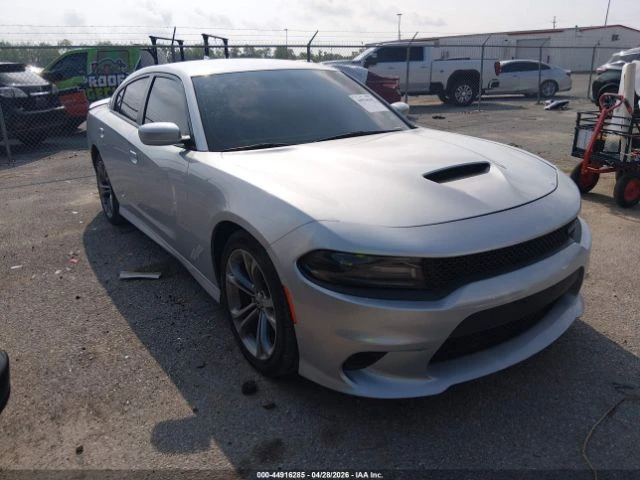 Dodge Charger R/T 5.7 HEMI V8 RWD