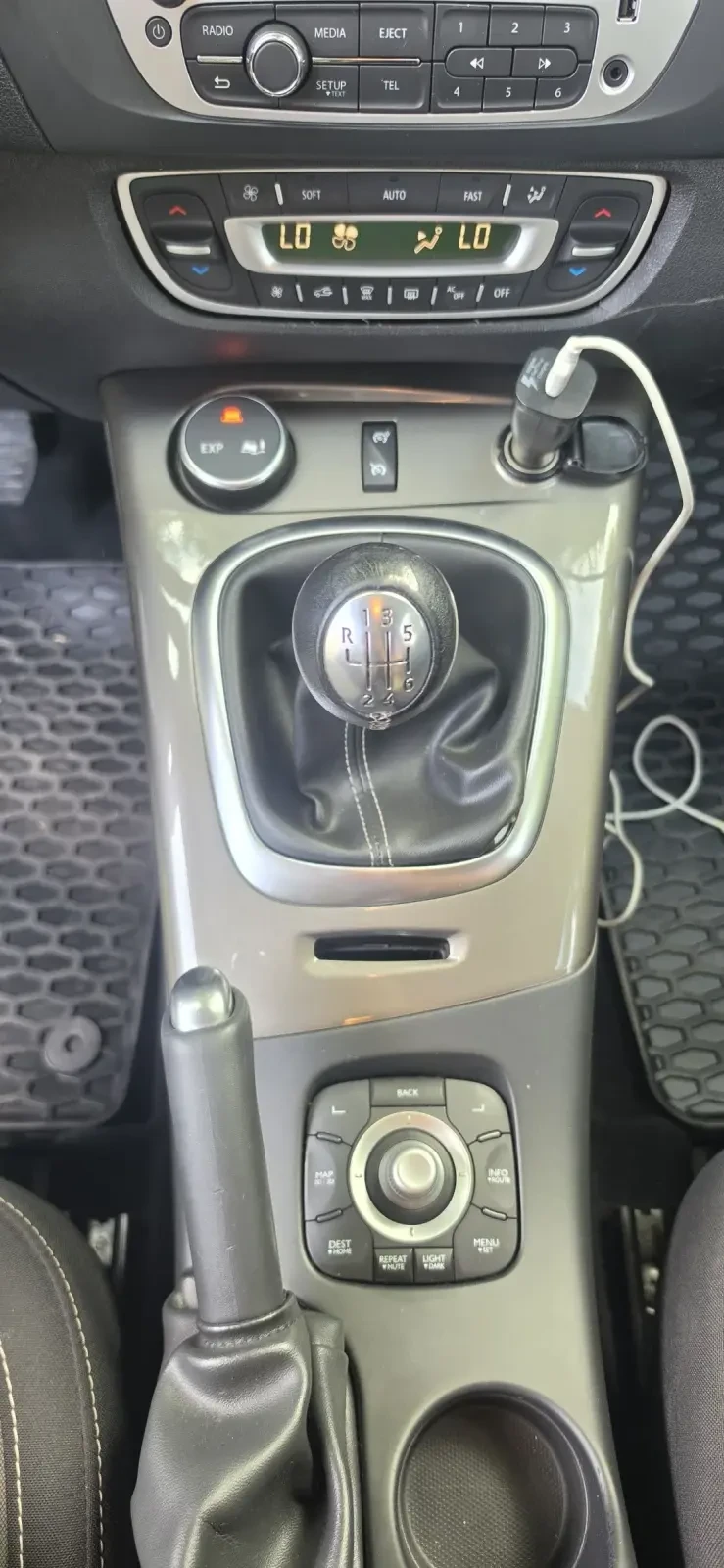 Renault Scenic Renault Scenic 1.2 Race 116 к.с, снимка 8 - Автомобили и джипове - 55407637