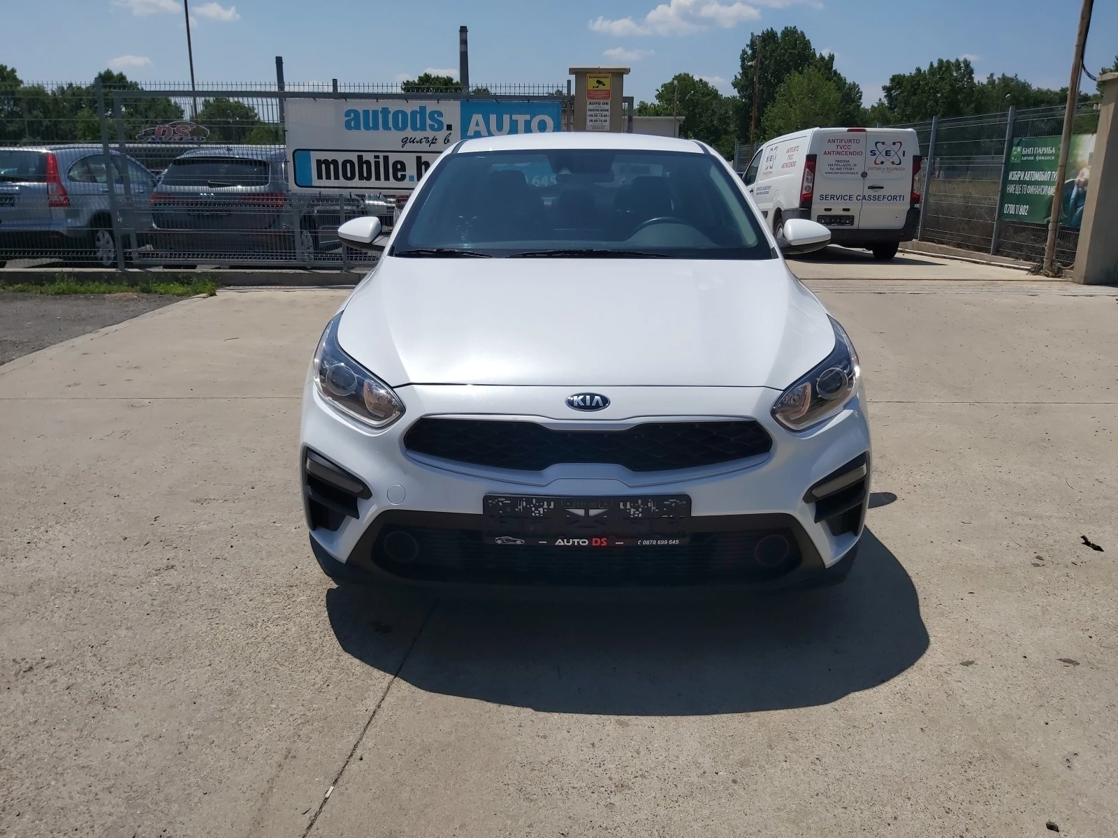 Kia Ceed 2.0i-Navi-Kamera-Automat-80.000km - изображение 2