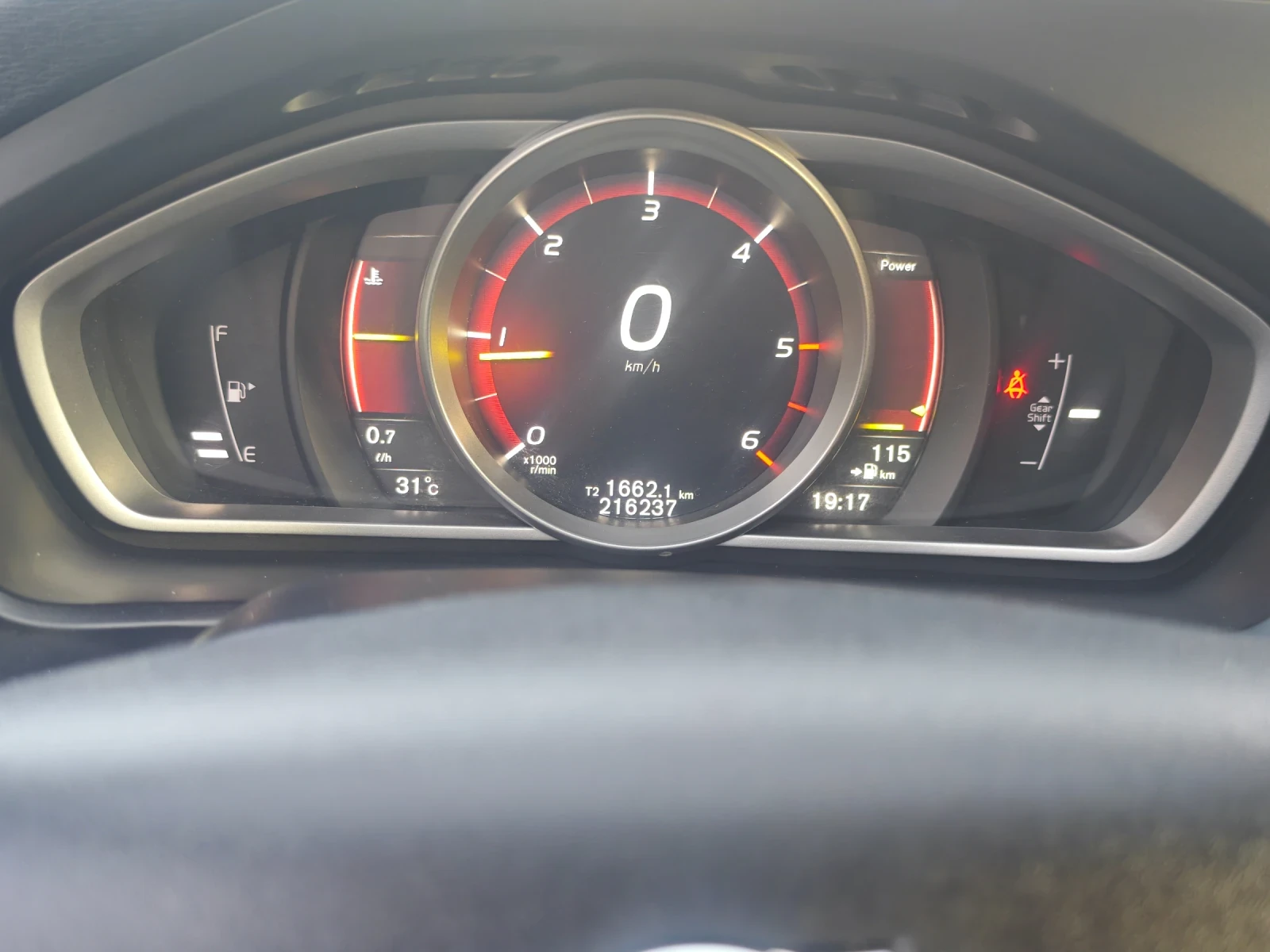 Volvo V40 2.0D OCEAN RACE - изображение 8