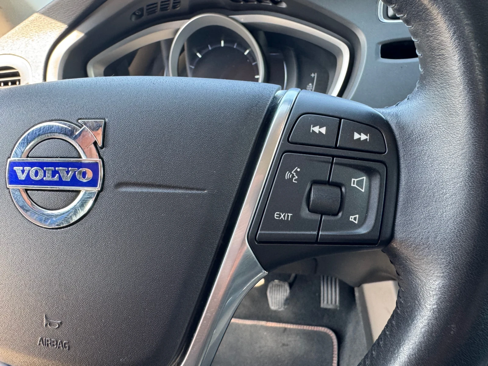 Volvo V40 2.0 D2 Ocean Race - изображение 10