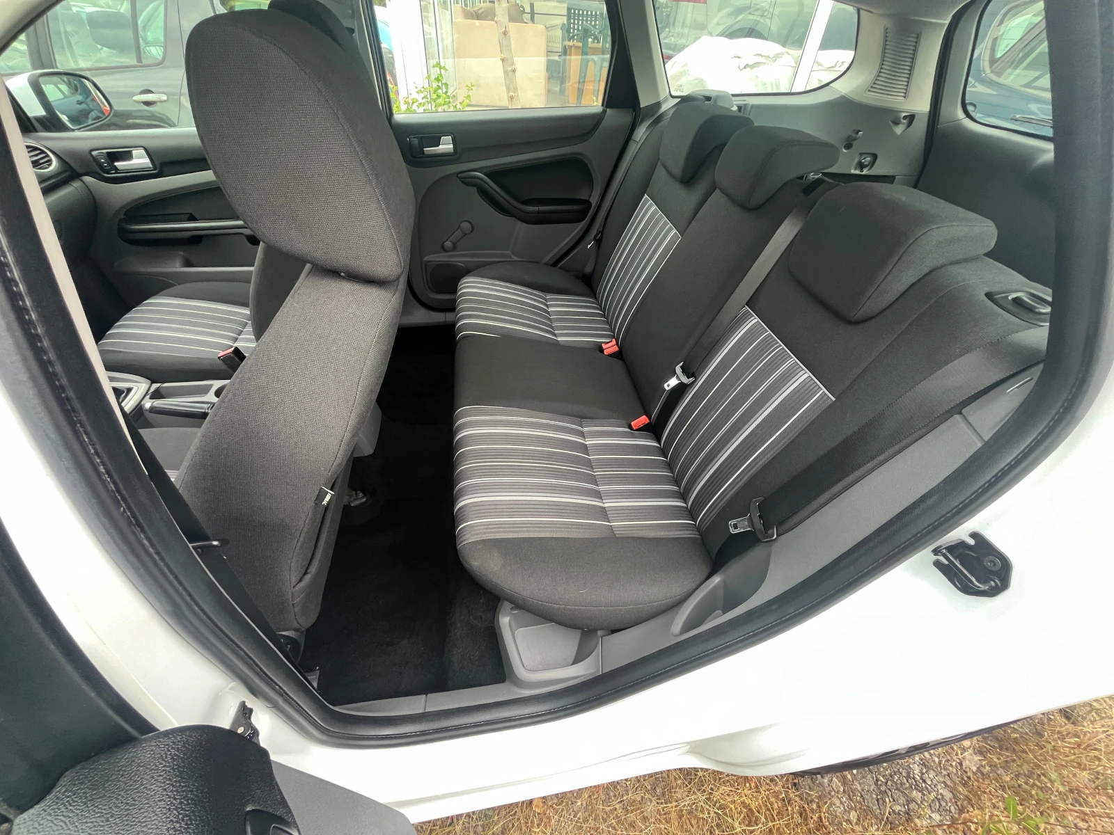 Ford Focus 1.6HDI 90К.С - изображение 8