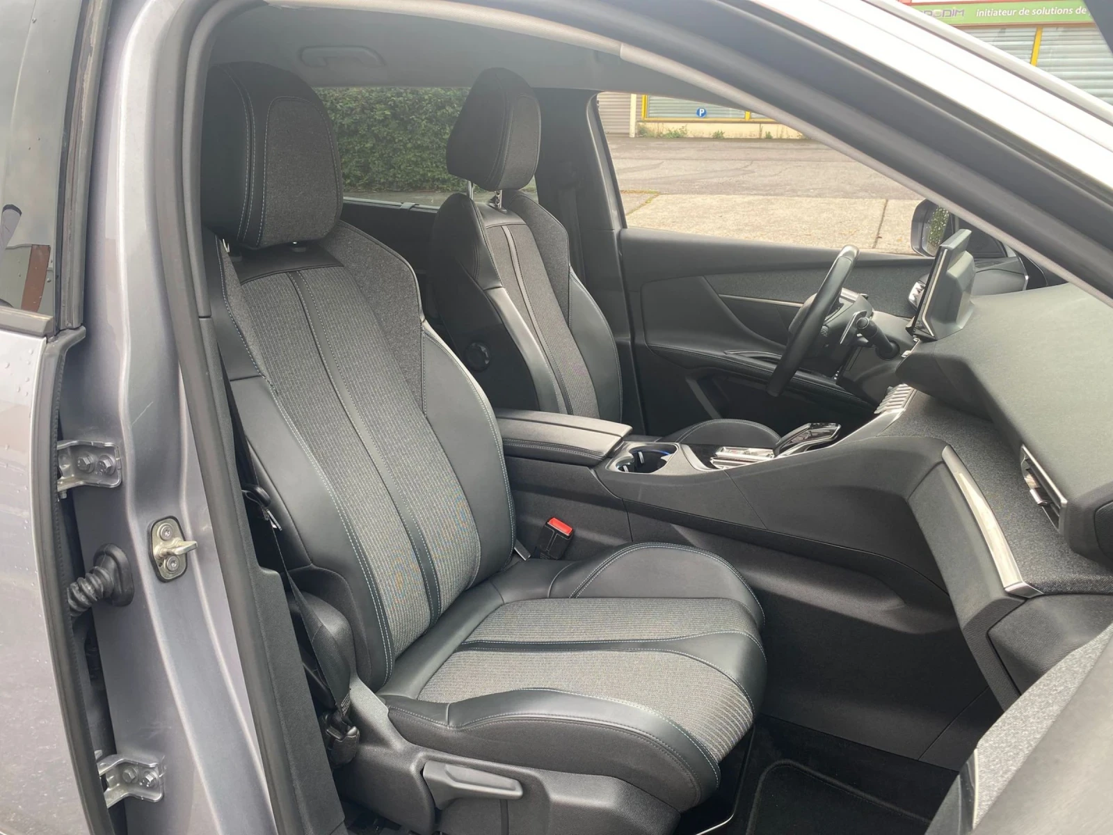 Peugeot 5008 1.5 BlueHDi ALLURE  131 S&S EAT8 - изображение 10
