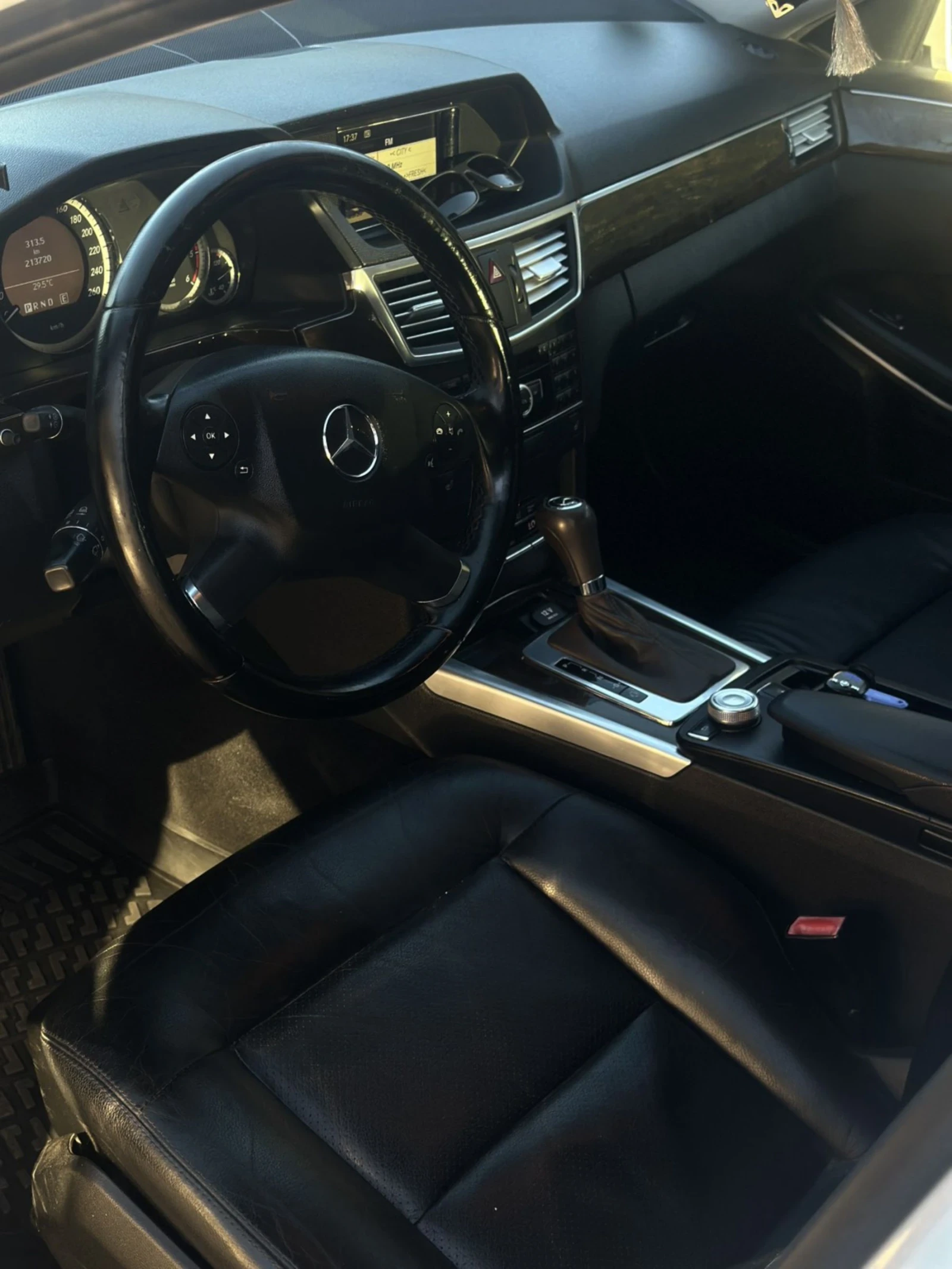 Mercedes-Benz E 200  - изображение 10