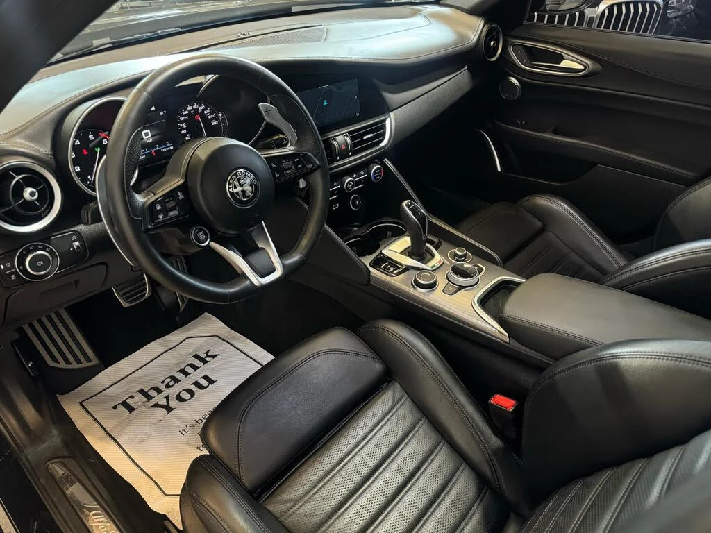Alfa Romeo Giulia TI SPORT* DISTRONIC* HARMAN/KARDON* ПАНО*  - изображение 8