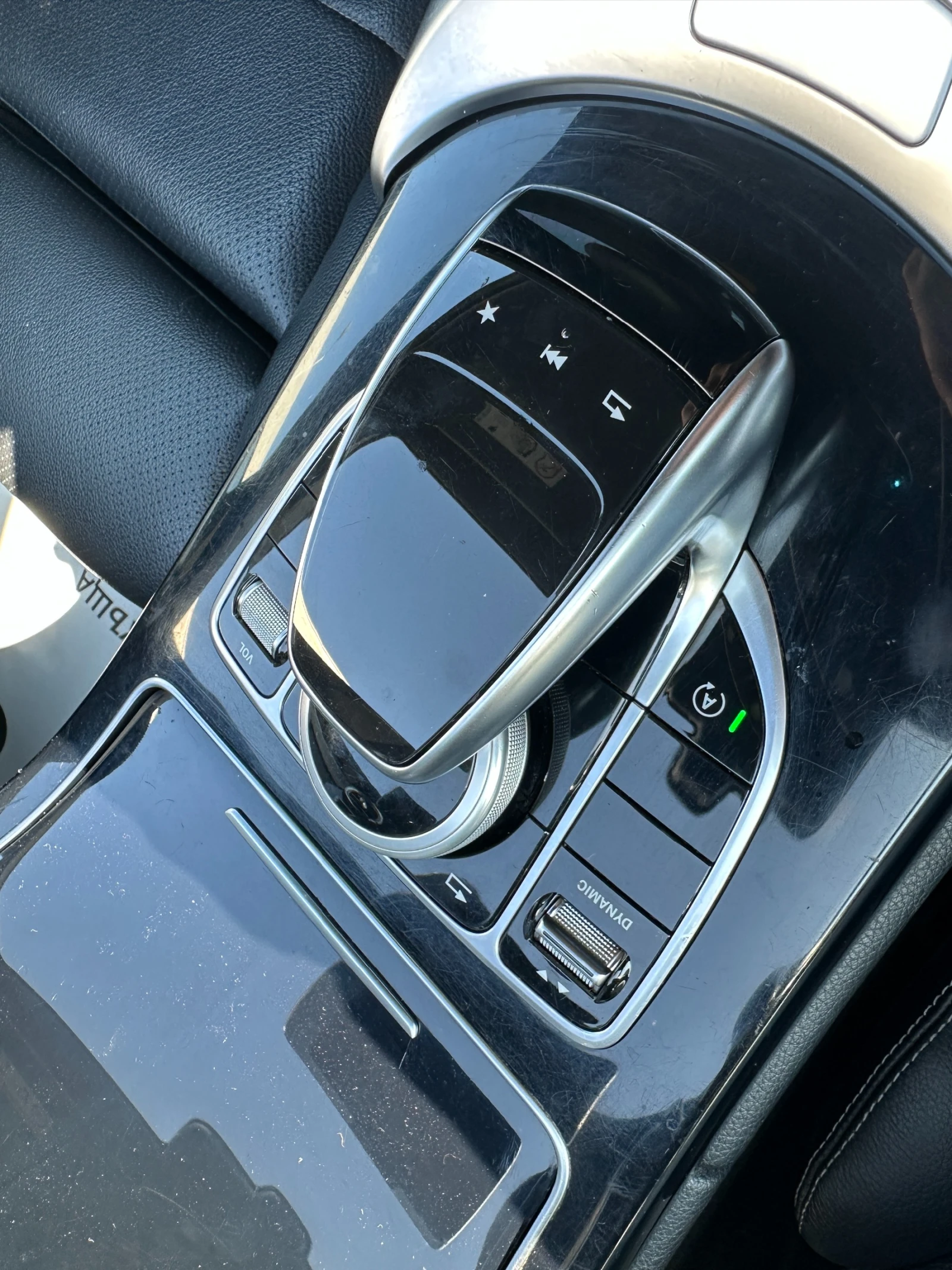 Mercedes-Benz C 180 AMG Line/Седан, снимка 11 - Автомобили и джипове - 53746784