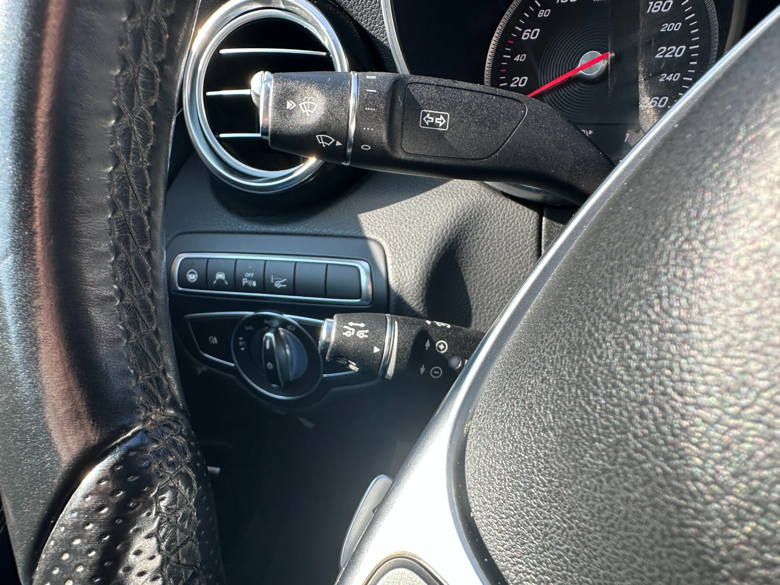 Mercedes-Benz C 180 AMG Line/Седан, снимка 14 - Автомобили и джипове - 53746784