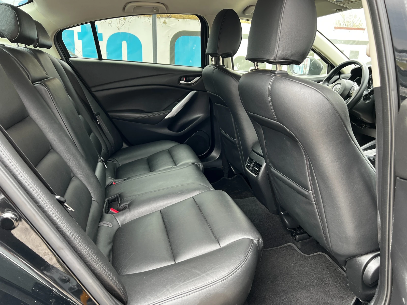 Mazda 6 2.2d AUT/Facelift/СЕДАН/КОЖА/NAVI, снимка 15 - Автомобили и джипове - 53964673