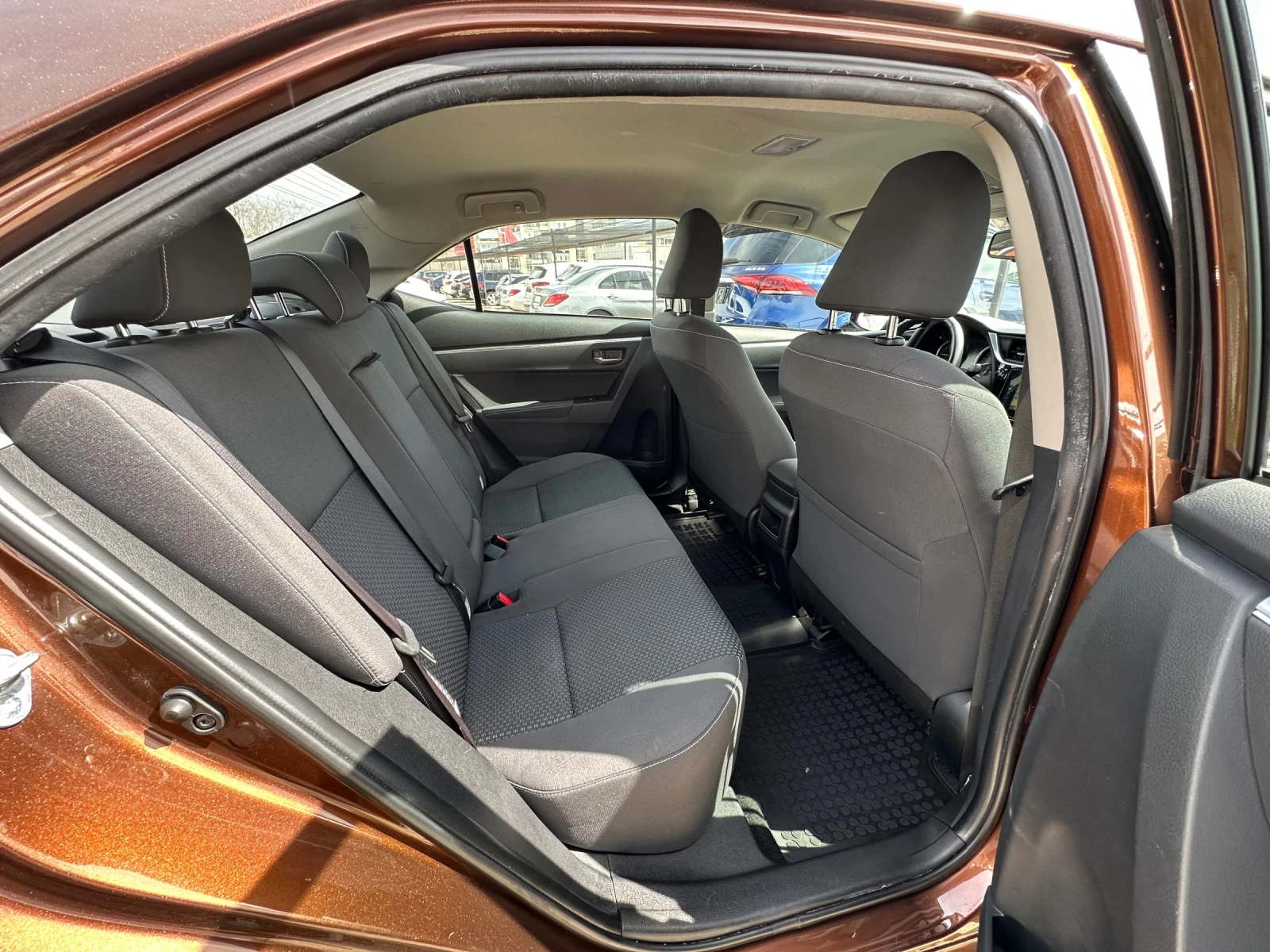 Toyota Corolla ������  | Mobile.bg � ����������� 14