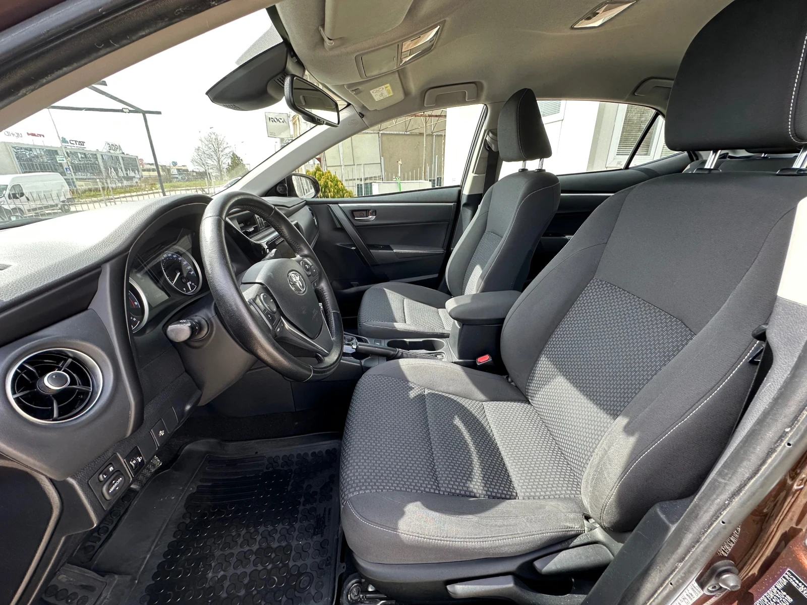 Toyota Corolla ������  | Mobile.bg � ����������� 11