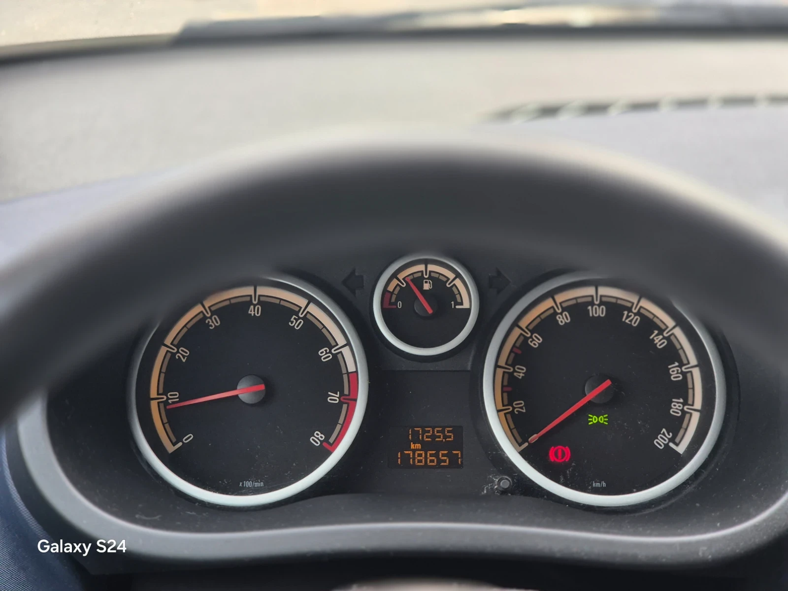 Opel Corsa, снимка 8 - Автомобили и джипове - 54047707