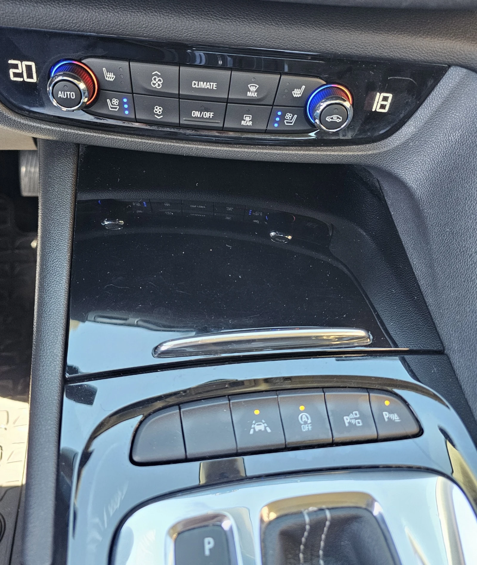 Opel Insignia GrandSportTurboD4X4, снимка 11 - Автомобили и джипове - 54176016