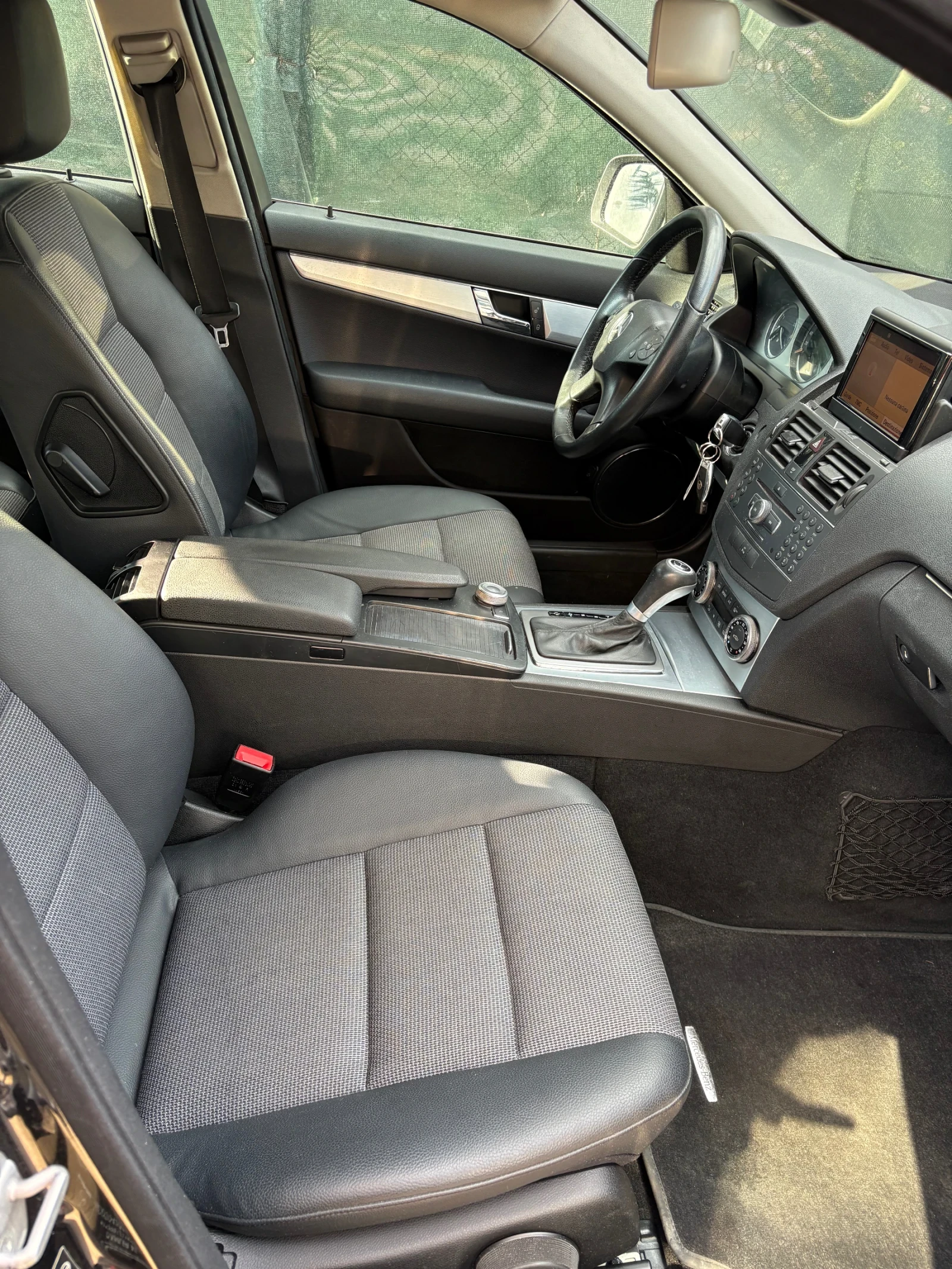 Mercedes-Benz C 220 2.2d 170�.�. Avangard/Avtomat/646 | Mobile.bg � ����������� 11