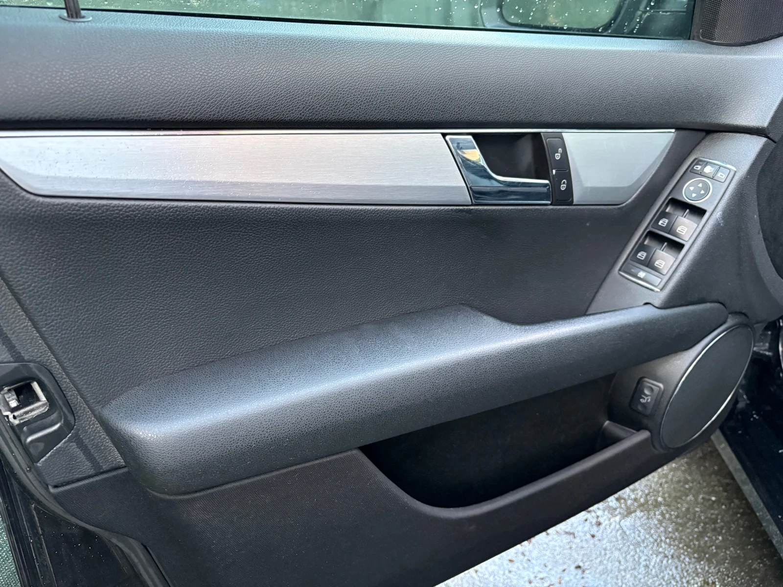 Mercedes-Benz C 220 2.2d 170�.�. Avangard/Avtomat/646 | Mobile.bg � ����������� 12