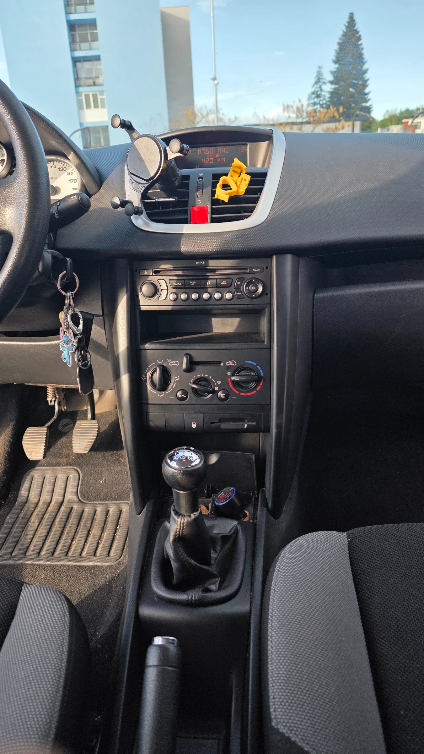 Peugeot 207, снимка 7 - Автомобили и джипове - 54576376