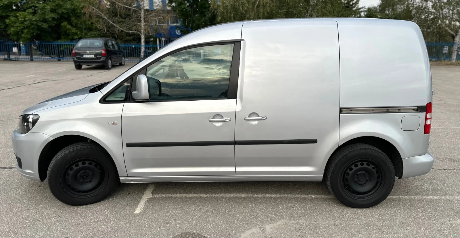 VW Caddy, снимка 10 - Автомобили и джипове - 54598021