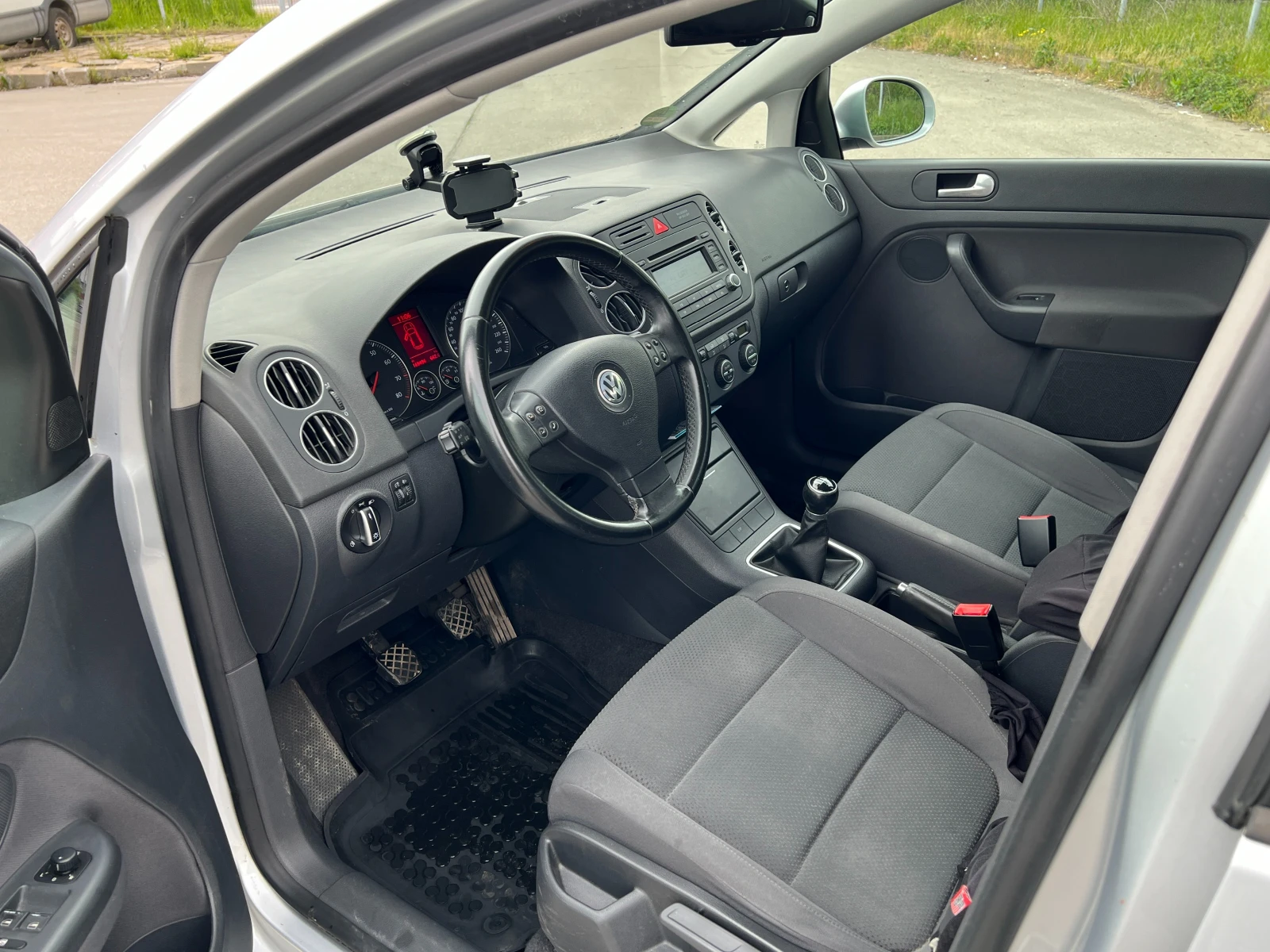 VW Golf Plus 1.6 102 k.c. BSE подгрев.мултиволан, снимка 7 - Автомобили и джипове - 54886726