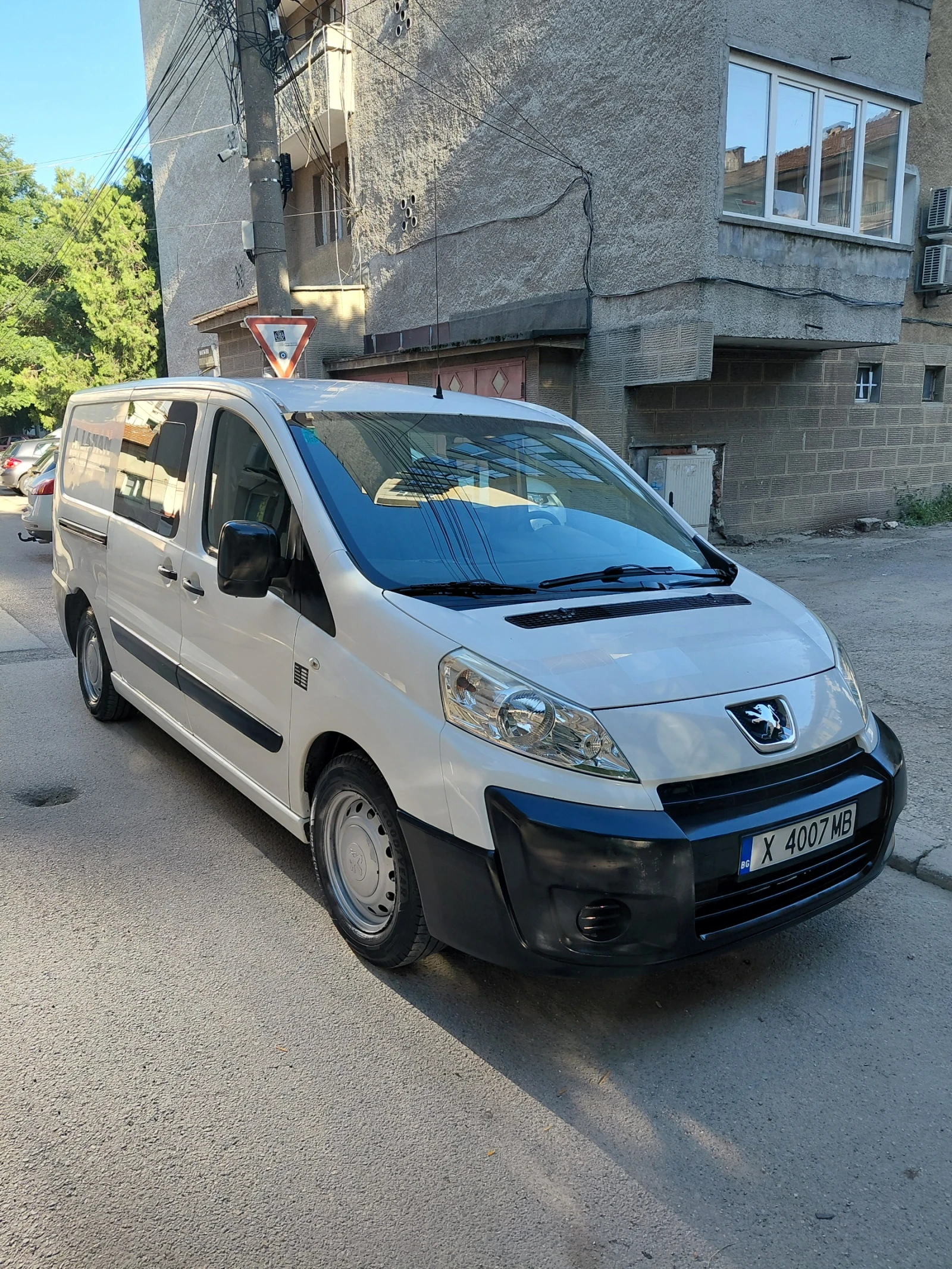 Peugeot Expert 2.0 Diesel Multivan, снимка 2 - Автомобили и джипове - 54962080