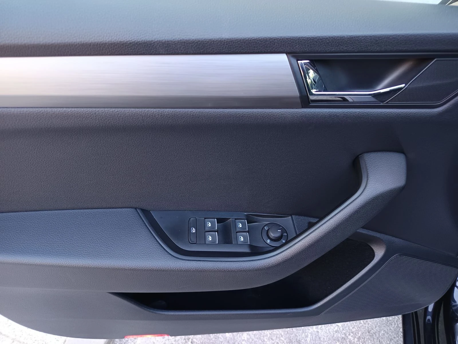 Skoda Superb 2.0 TDI 150 ALCANTARA, снимка 11 - Автомобили и джипове - 55246368