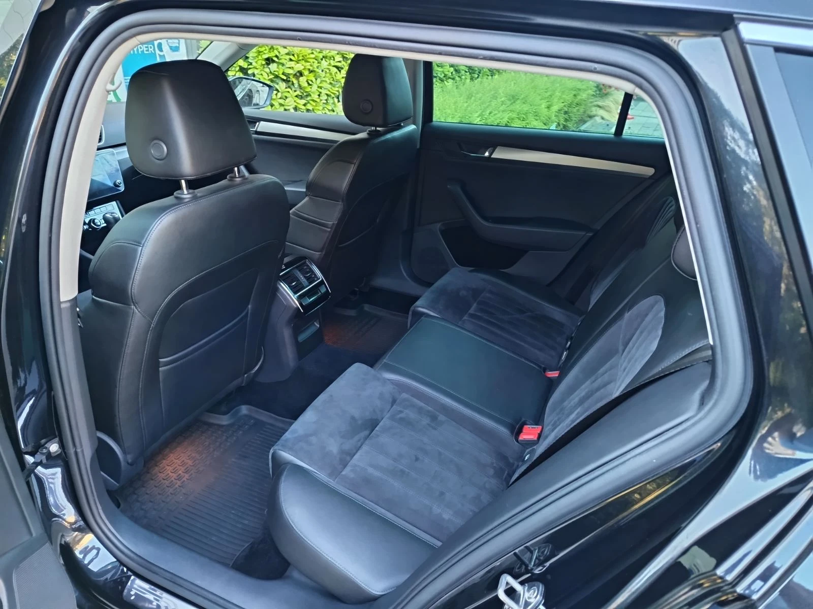 Skoda Superb 2.0 TDI 150 ALCANTARA, снимка 10 - Автомобили и джипове - 55246368