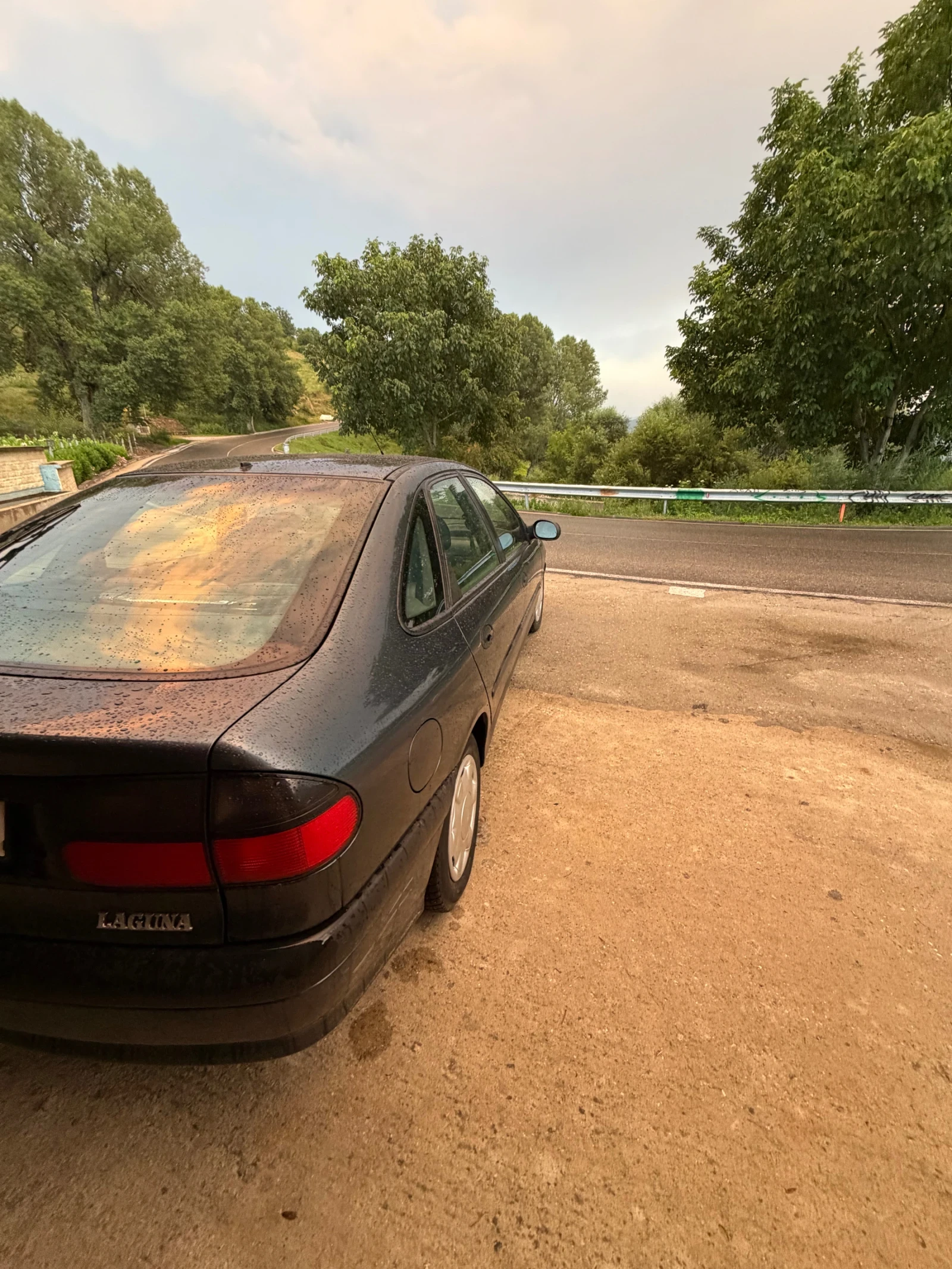 Renault Laguna, снимка 3 - Автомобили и джипове - 55344600