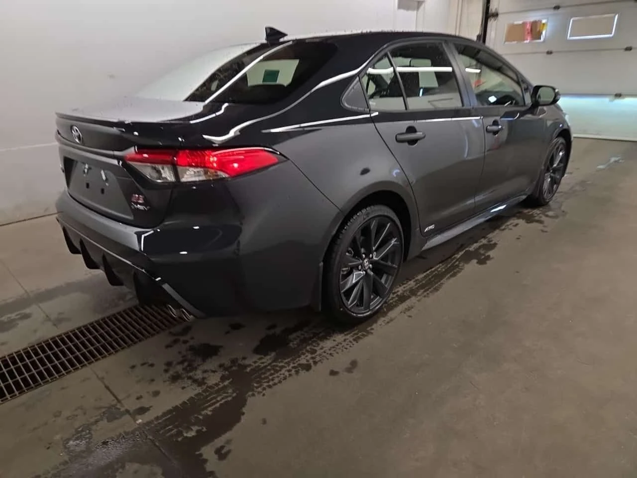 Toyota Corolla  Hybrid SE CVT AWD / ЗАДНА КАМЕРА / 2 КЛЮЧА , снимка 3 - Автомобили и джипове - 55583955
