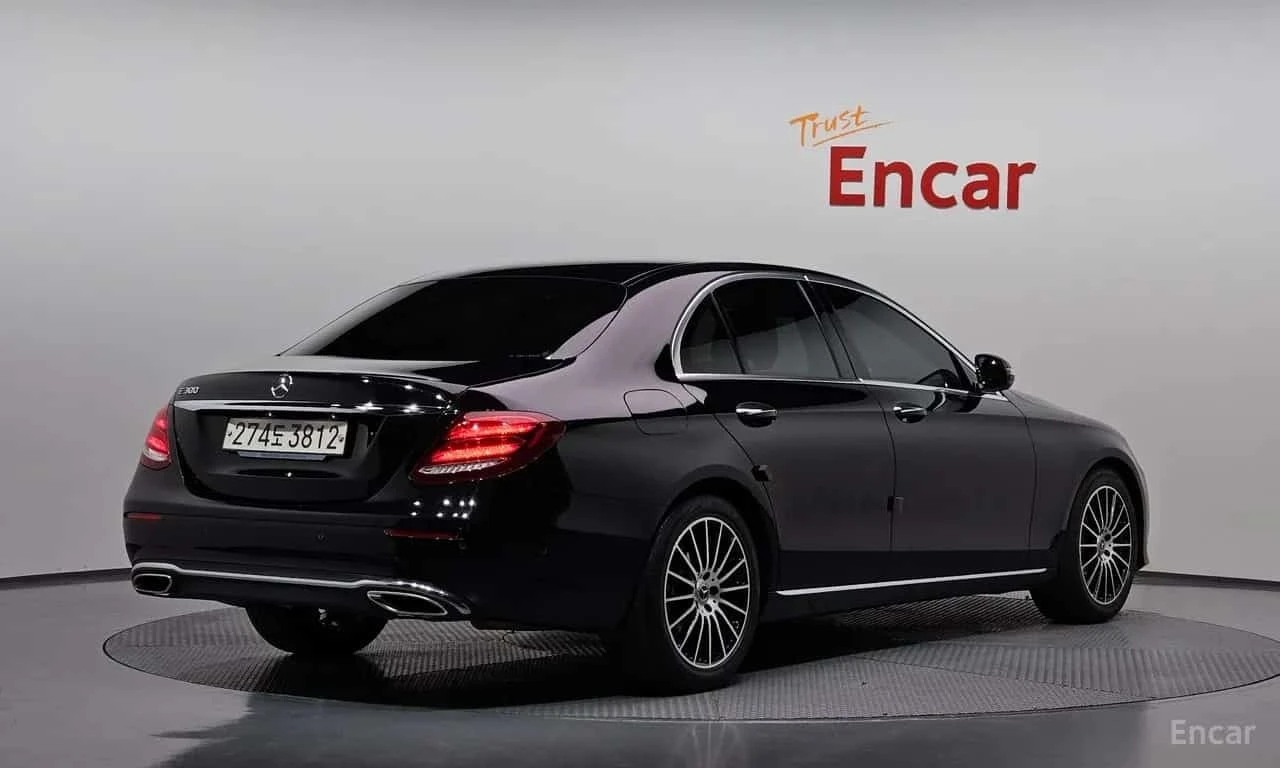 Mercedes-Benz E 300 * E300 Avantgarde * ФИНАНСИРАНЕ, снимка 2 - Автомобили и джипове - 56259462