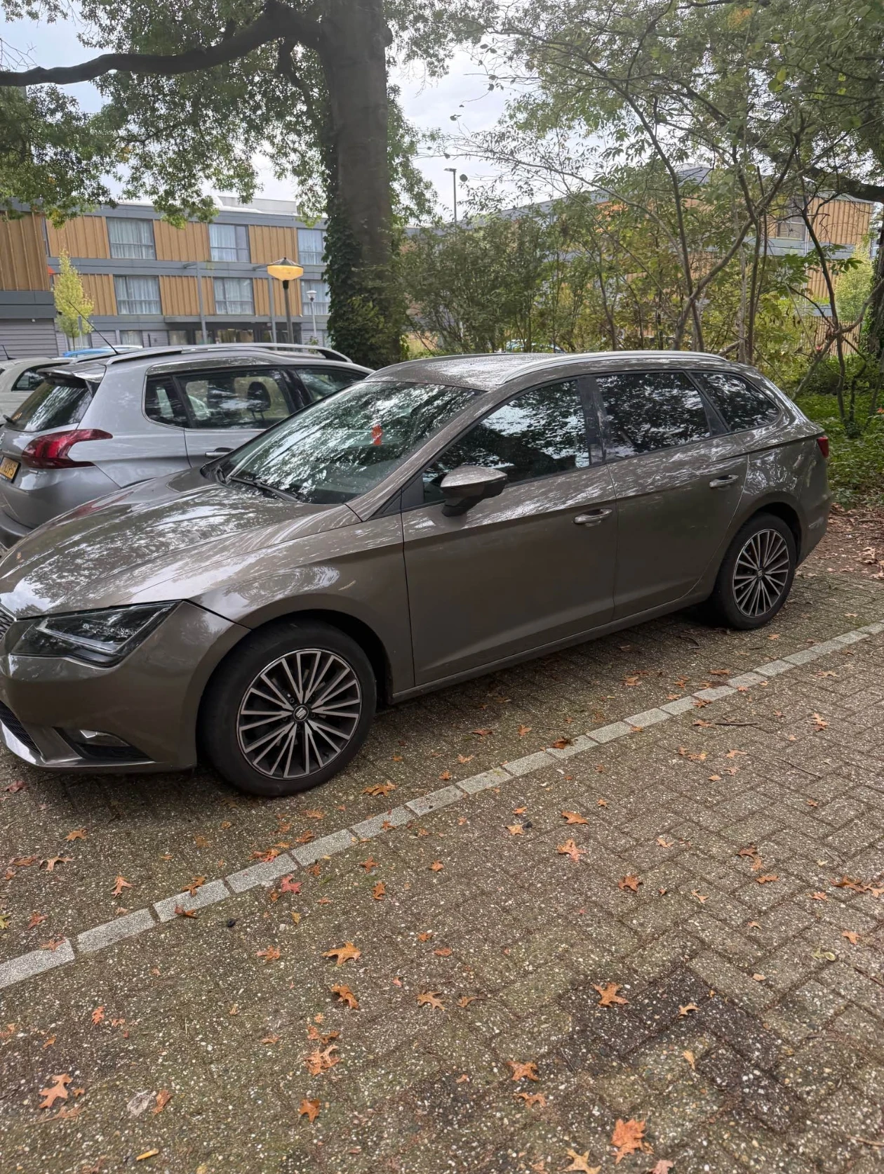 Seat Leon 1.6D, снимка 3 - Автомобили и джипове - 56288669