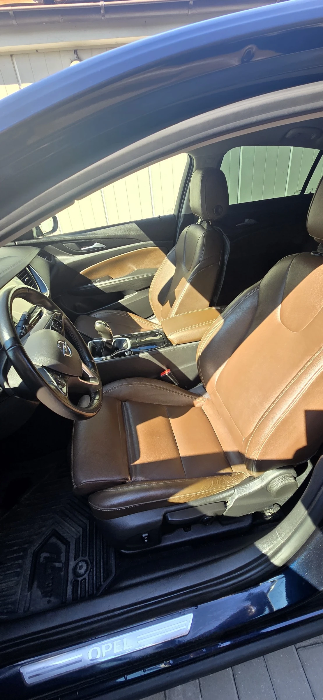 Opel Insignia 1.6 , снимка 5 - Автомобили и джипове - 56395936