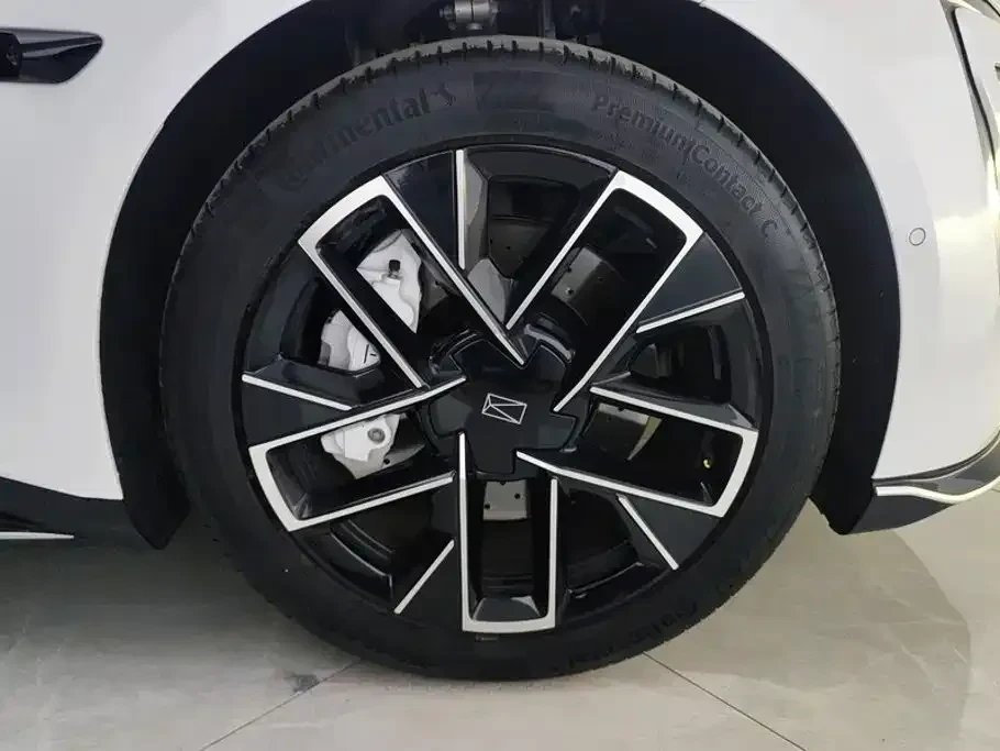 Avatr 06  Ultra Pure Electric Edition | Mobile.bg � ����������� 6