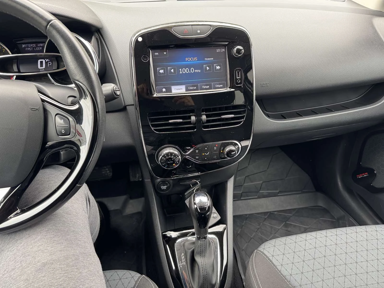 Renault Clio 1.2BENZIN* AVTOMAT* Navi, снимка 14 - Автомобили и джипове - 56680177