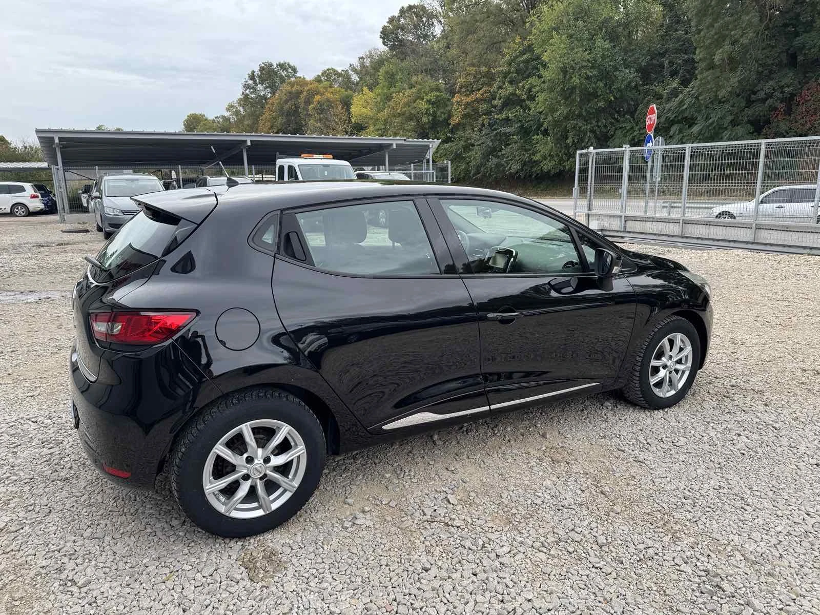 Renault Clio 1.2BENZIN* AVTOMAT* Navi, снимка 17 - Автомобили и джипове - 56680177