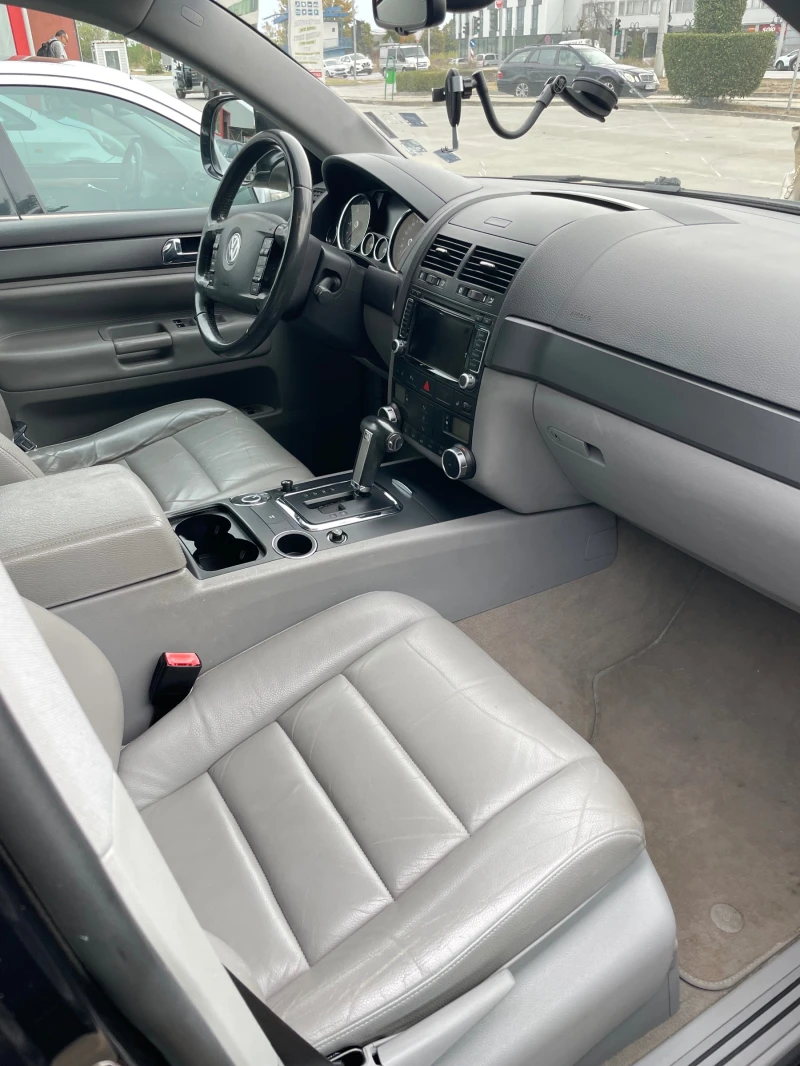 VW Touareg 2.5, снимка 7 - Автомобили и джипове - 47606940