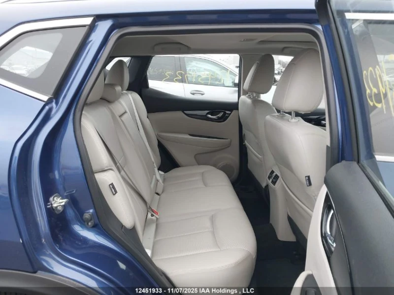 Nissan Qashqai 2.0* SV 77000km, снимка 13 - Автомобили и джипове - 52836737