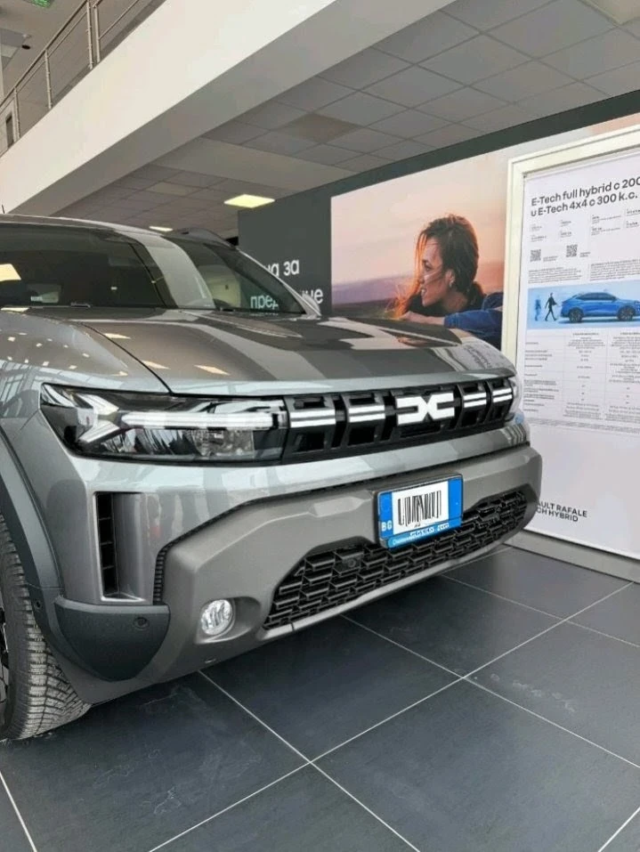 Dacia Duster 1.2, снимка 3 - Автомобили и джипове - 54345355