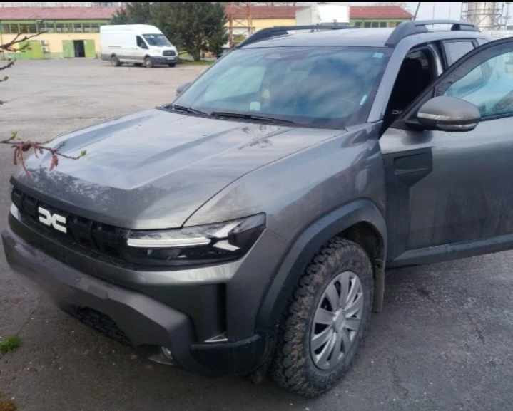 Dacia Duster 1.2, снимка 4 - Автомобили и джипове - 54345355