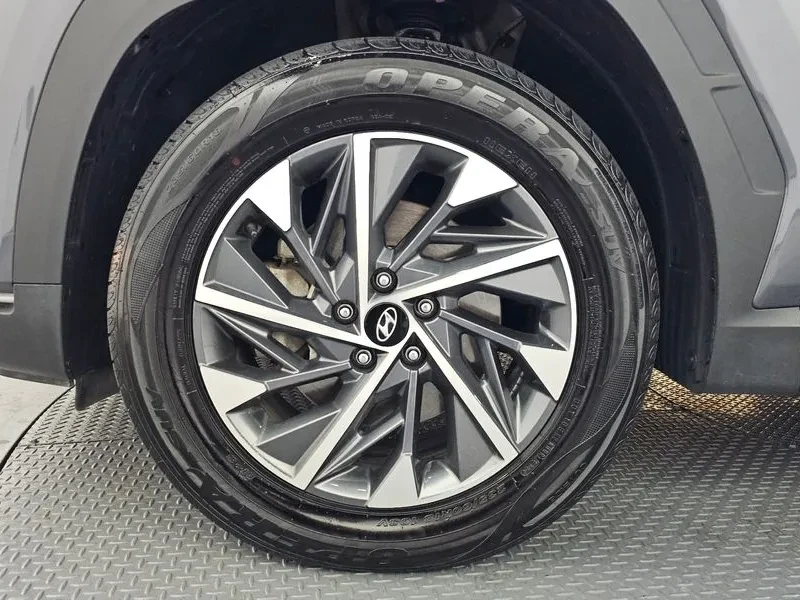 Hyundai Tucson Diesel 2.0 4Wd Premium, снимка 3 - Автомобили и джипове - 55098465